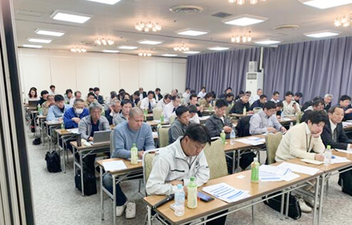 徹底した定期講習によるハイレベルな統一された技術